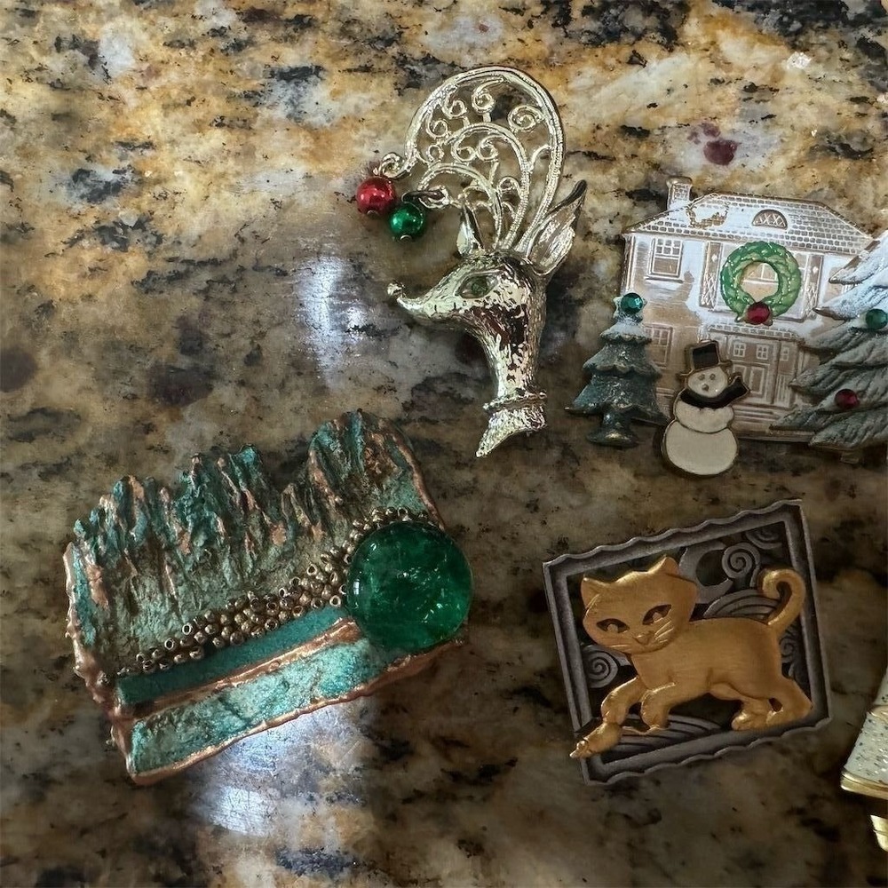 Vintage Christmas /Cat Holiday Brooch Lot Multicolor 1950s Collection - Picture 8 of 12